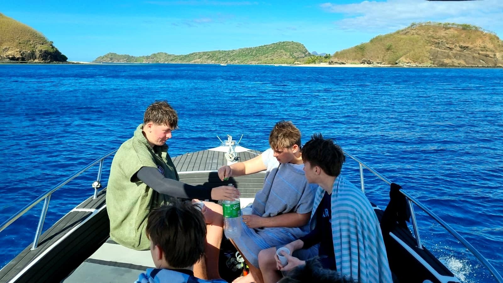 Island Day Cruises — Aquaria Tours Fiji